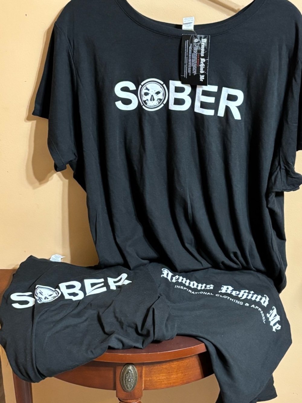 SOBER Black Graphic Tee with Skull Logo Demons Behind Me  T-Shirt 4XL 3 25.00.